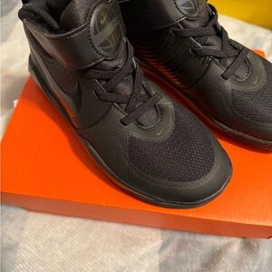 Nike Boy's 1.5Y Black High-Top Sneakers
